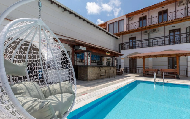 Lefkimi Hotel
