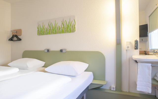 B&B HOTEL Rostock-Broderstorf
