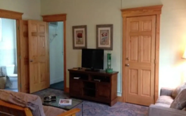 The Hollinsed House