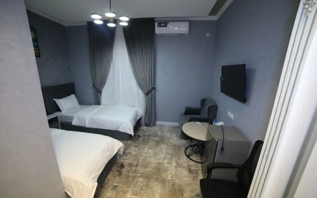 Emery Hotel