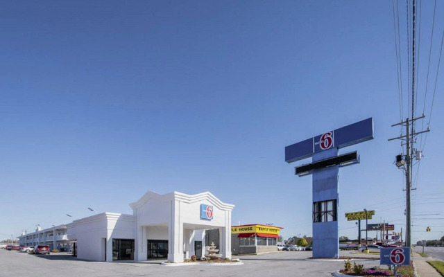 Motel 6 Jacksonville, NC