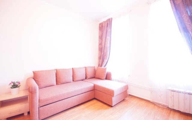 Sutkispb on Griboyedova 57