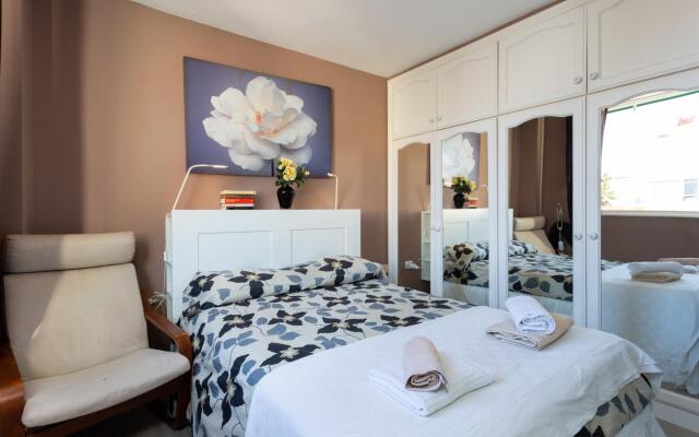 Home2Book Charming Sea Front House