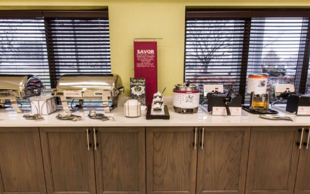 Hampton Inn & Suites Nashville-Airport