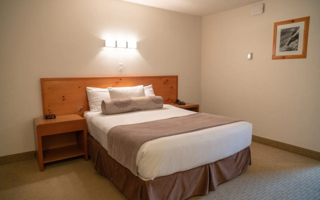 Rocky Mountain Ski Lodge