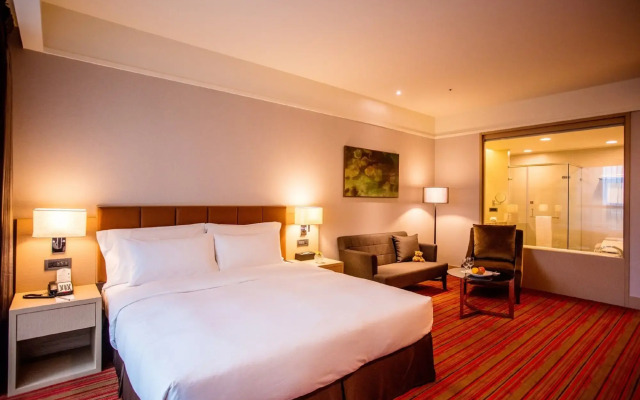 Fullon Hotel Taoyuan Airport Access MRT A8