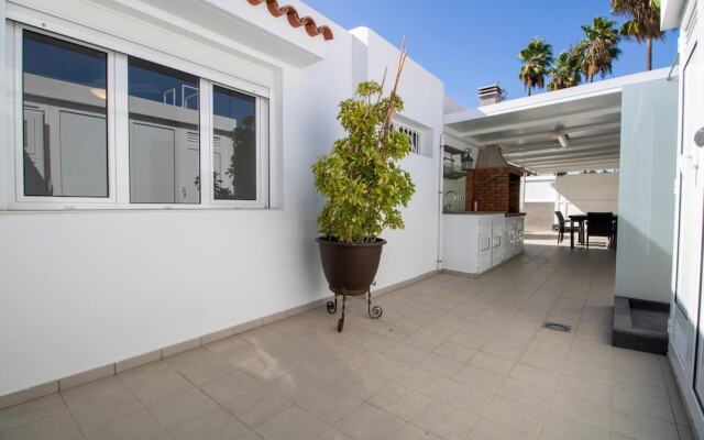 Stylish Chalet In Maspalomas