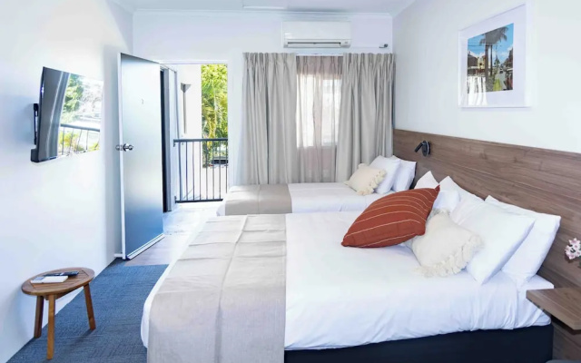 The Metropolitan Hotel – Guest Rooms – Mackay