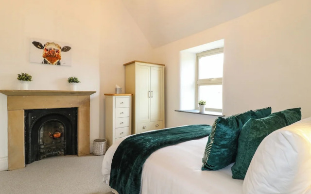 Upper Hurst Farmhouse