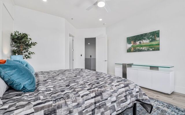 Villa Grayhawk 3 Bedroom Townhouse by RedAwning