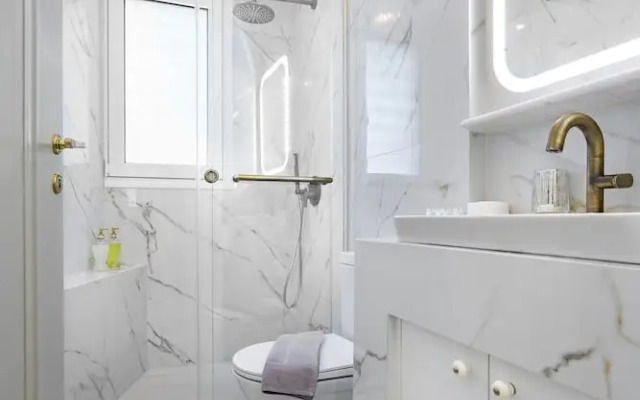 Luxurious & Stylish Kolonaki Haven