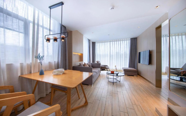 Atour X Hotel Longhua Dalang Business Center