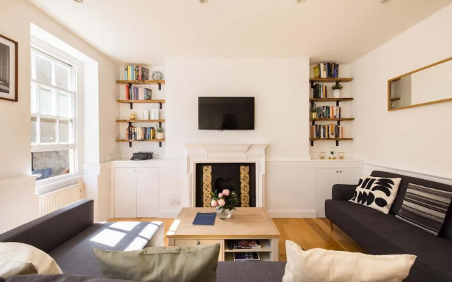 Contemporary Apartment in Central Bloomsbury