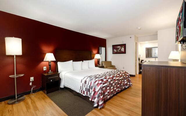 Super 8 by Wyndham Helen