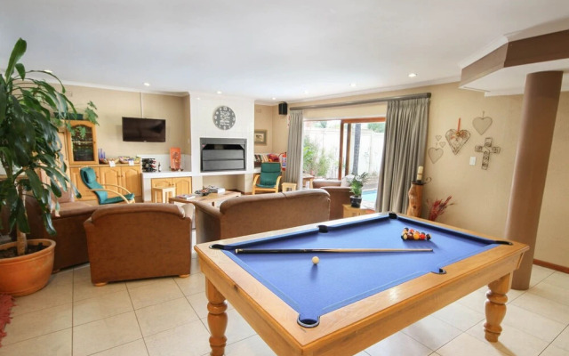 Old Oak Guest House