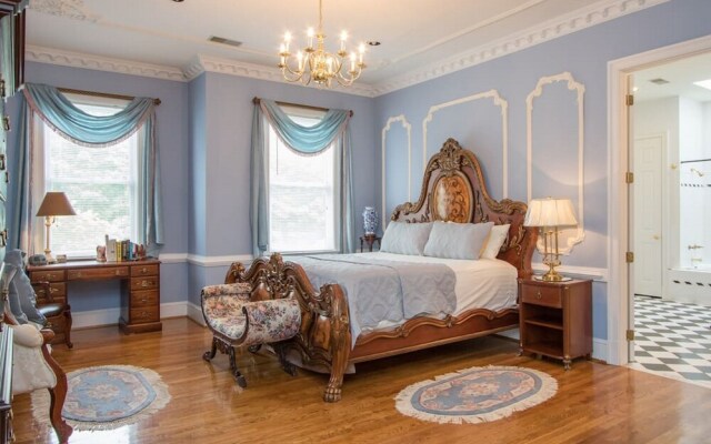 Rosewood Manor Bed & Breakfast