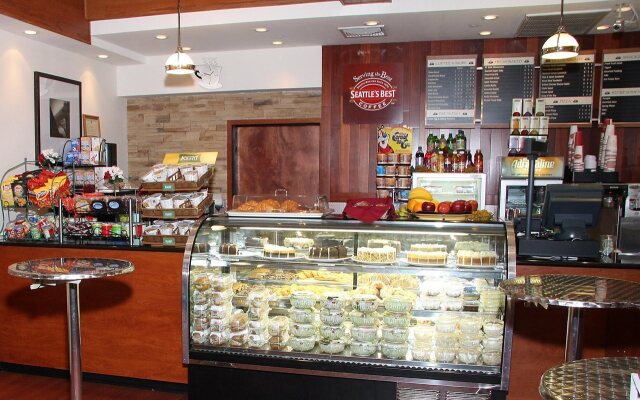 Crowne Plaza Newark Airport by IHG