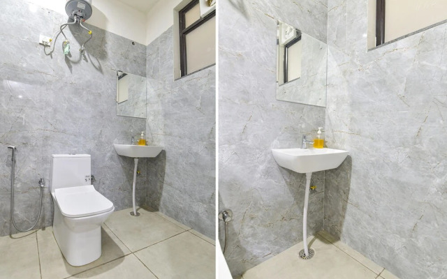 Fabhotel Lavish Palace
