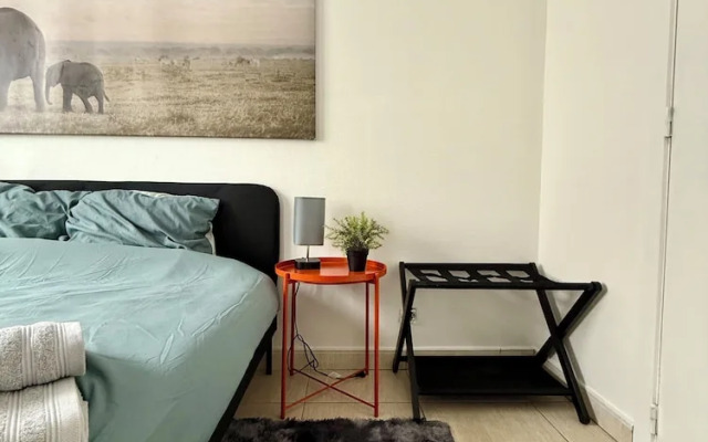 Peaceful 2 minutes European Parliament