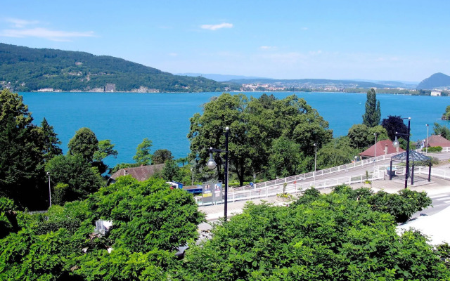 Les Acacias Bellevue