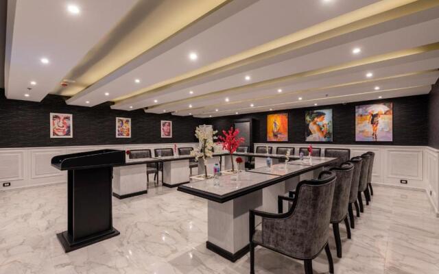 Royal Day Plaza Hotel