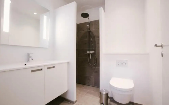 Townhouse Studio w Large Private Balcony