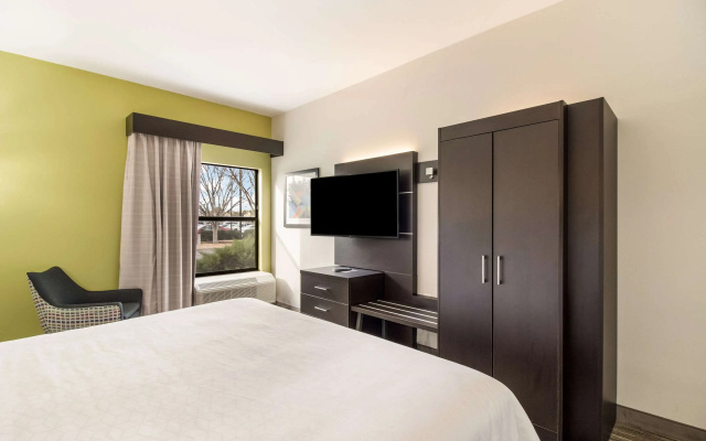Clarion Pointe New Bern