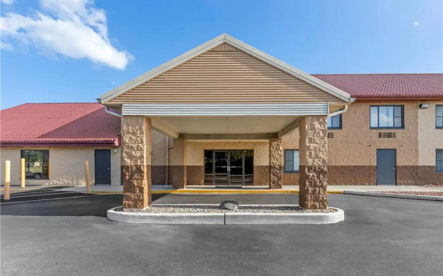 Super 8 by Wyndham Sturtevant/Racine