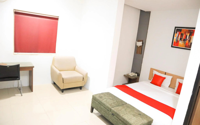 De Nearby Hotel