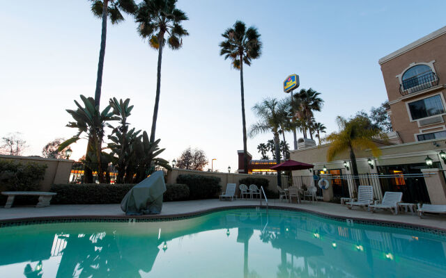 Best Western Escondido Hotel