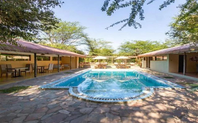 PrideInn Mara Camp & Cottages