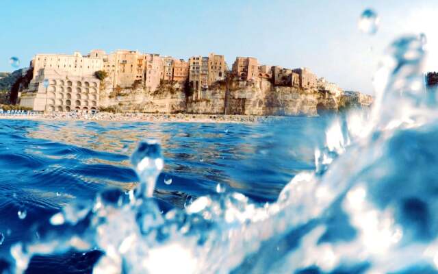 Cliffs Hotel