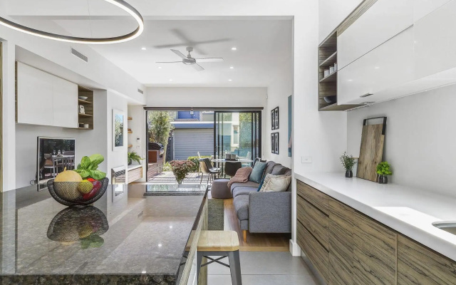 BOUTIQUE STAYS - Victorian Vogue, Richmond House – Guest Rooms – Melbourne
