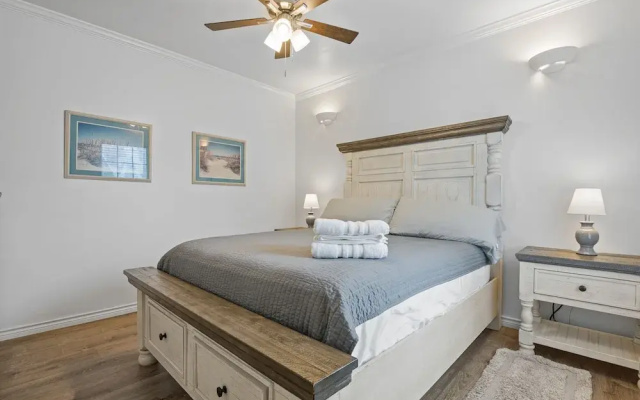 Bungalow On Ave O 1 Bedroom Home
