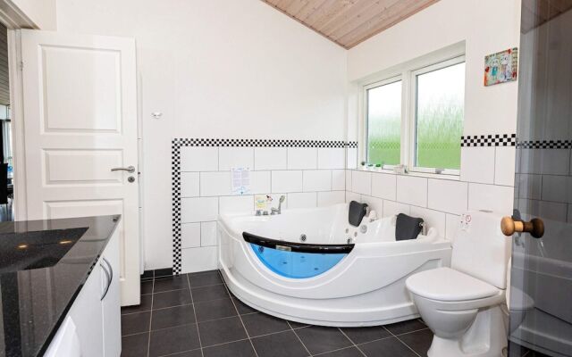6 Person Holiday Home in Fjerritslev-by Traum