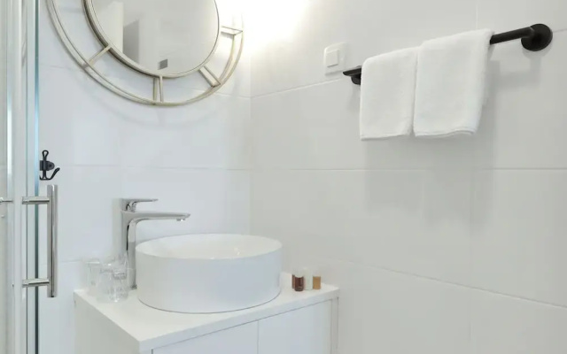 Apartment in Ugljan With Beach and Pool