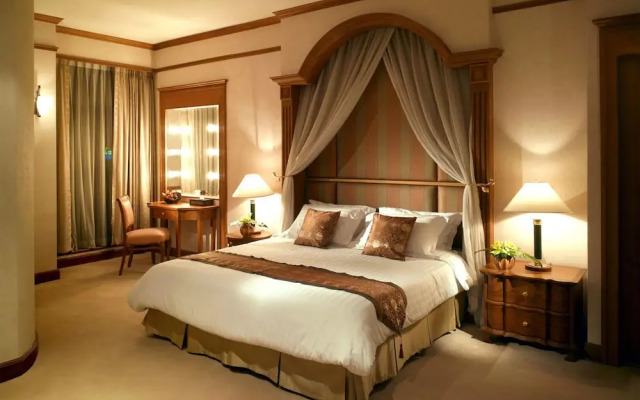 Grand Diamond Suites Hotel