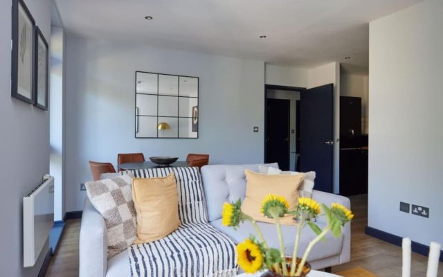 The Whitechapel Place - Stunning 2bdr Flat With Balcony