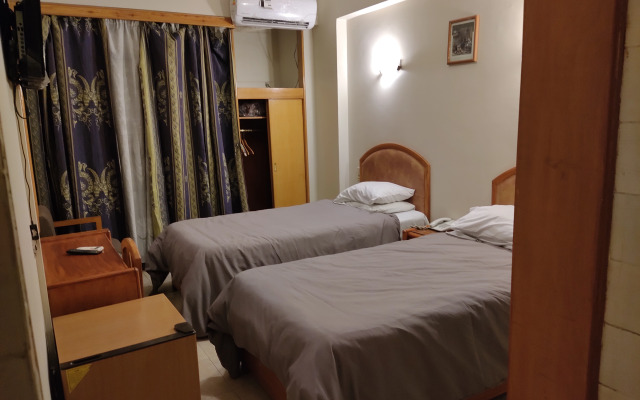 Royal House Hotel