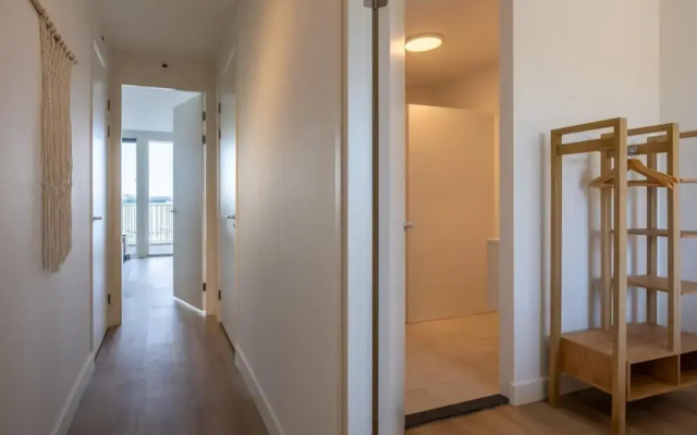 Spacious Waterfront Apartment