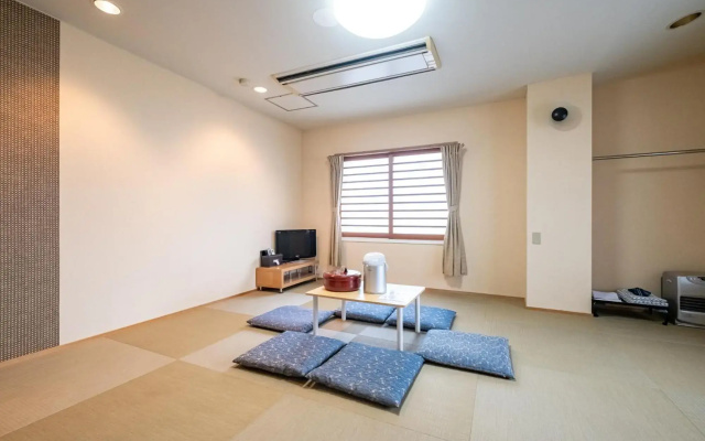 Kawaguchiko Station Inn