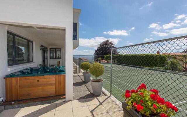 On The Point - Lake Rotorua