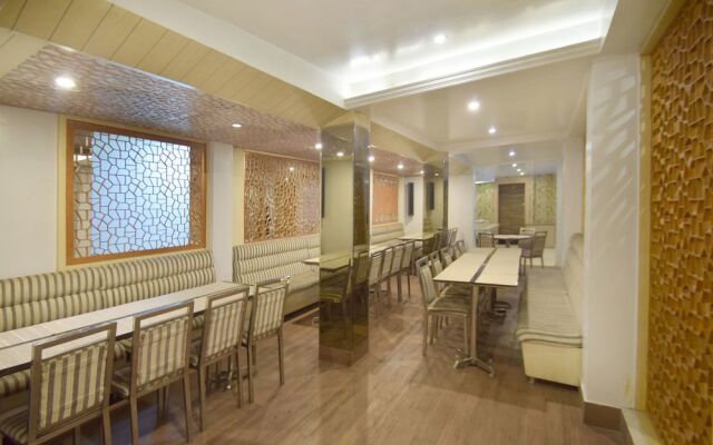 OYO 6138 Hotel Majestic Grand