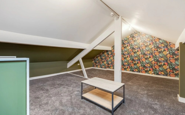 Queen Street Apartments by Sasco