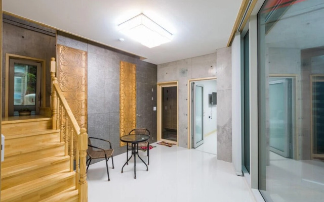 Asamo poolvilla
