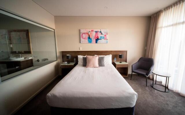Sfera's Park Suites & Convention Centre