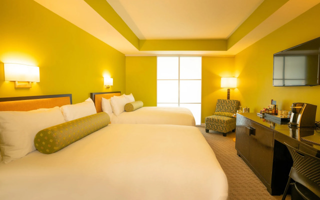 OPUS Hotel Vancouver