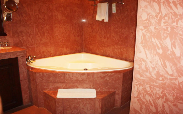 Travellers Suites Serviced Apartments