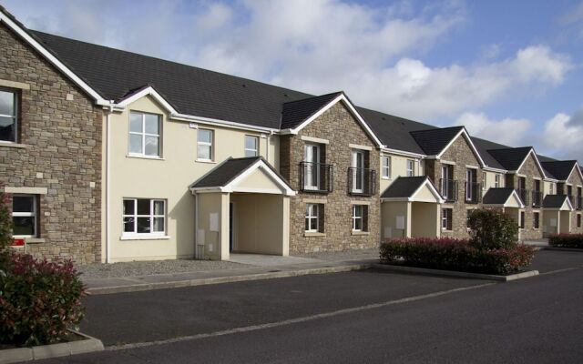 Knightsbrook Courtyard Houses