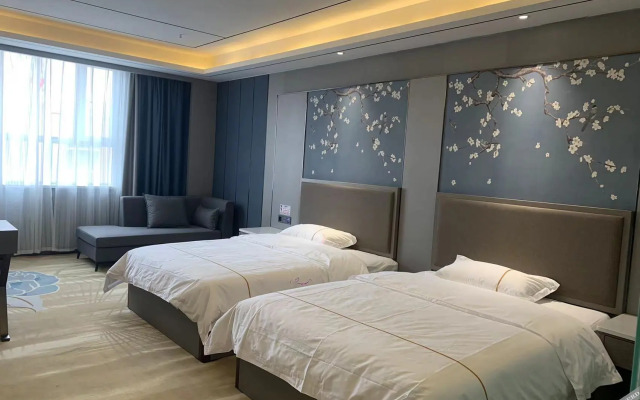 Holiday Inn Huaneng Kuqa